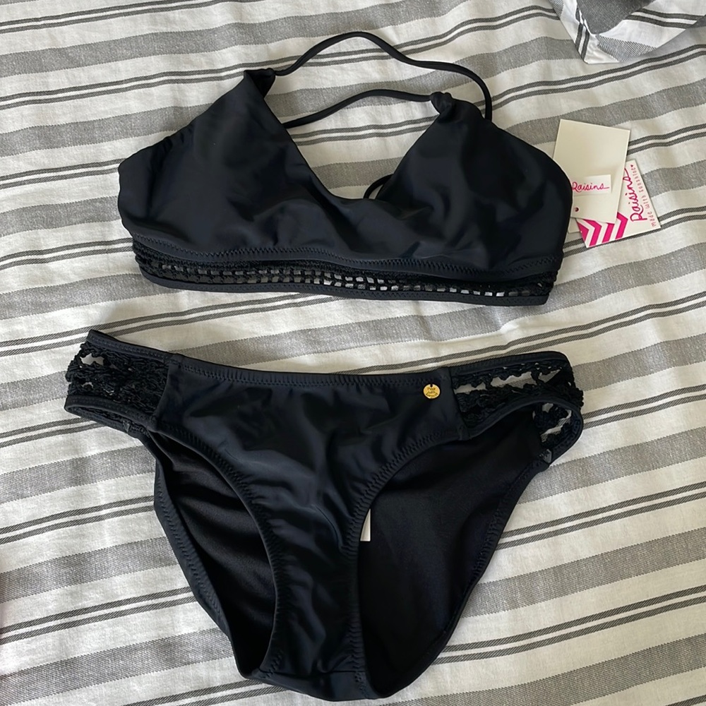 Raisins bikini.